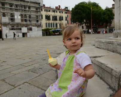 enjoying some ice cream in Campo San Polo2